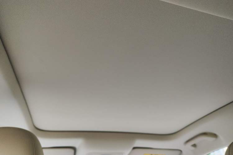 Used ORA Good Cat 2023 401 km Standard Range Prestige Version Lithium Iron Phosphate Headliner