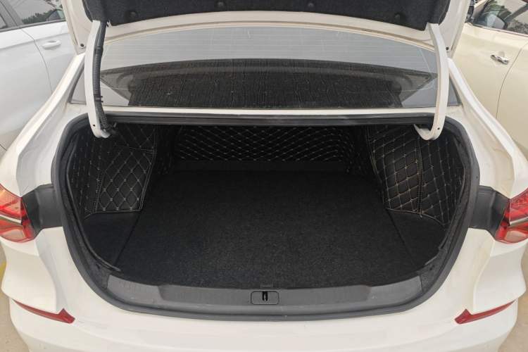 Used Chevrolet Monza 2019 RS 330T Automatic Sporty Edition China VI Standard Trunk