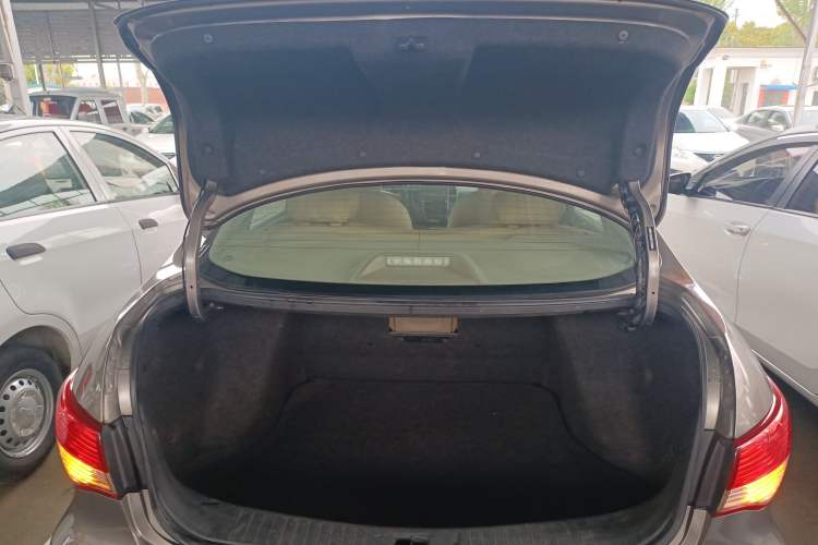 Used Nissan Sylphy 2012 Classic 1.6XE Manual Comfort Edition Trunk