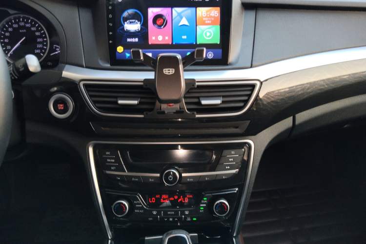 Used Geely Auto Emgrand GT 2015 1.8T Comfort Model Audio And AC Panel