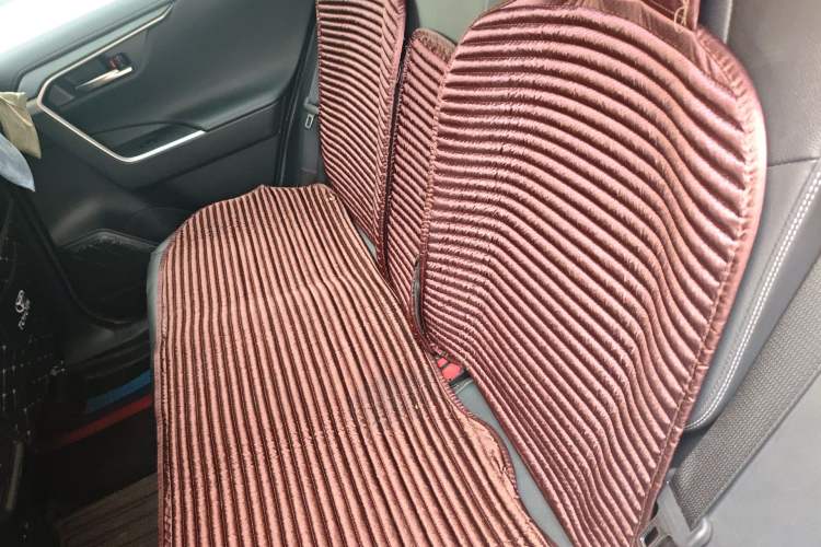 Used Toyota RAV4 2022 2.0L CVT Two-Wheel Drive Fashion Plus Edition Left Rear Seat