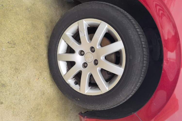 Used Peugeot 308 2014 Enjoy Edition Classic 1.6L Manual YouShang Model Left Front Wheel Hub