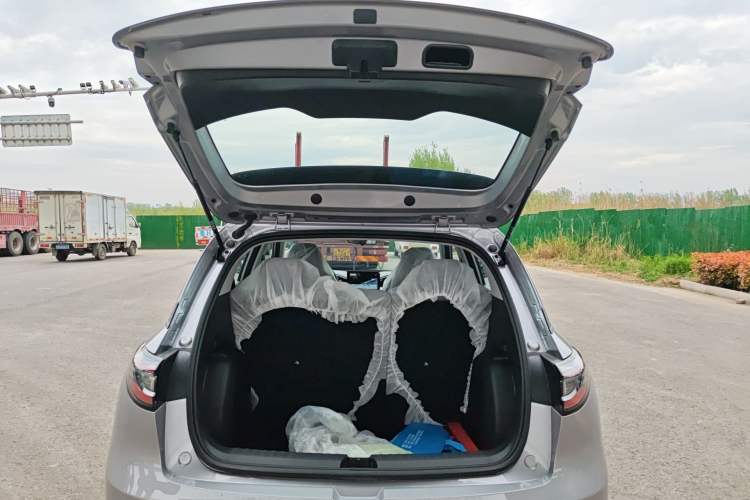 Used Geely Galaxy Geome 2026 Model 310km Youth Edition Trunk