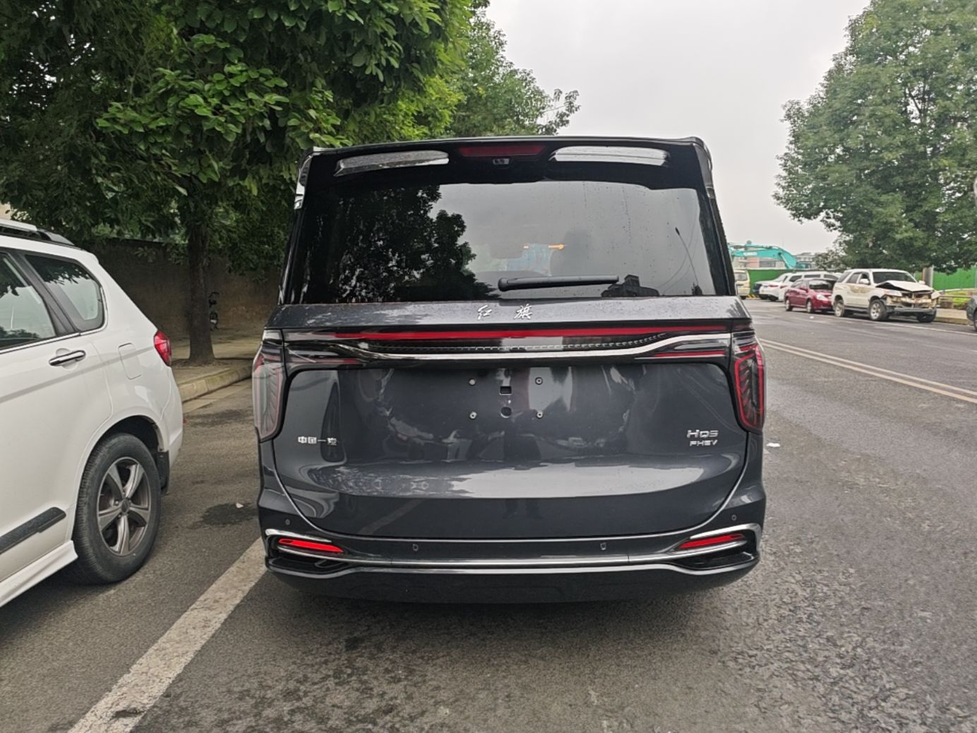 Hongqi HQ9 PHEV 2026 Model 2.0T Four-Wheel Drive Prestige Edition — снимка 5