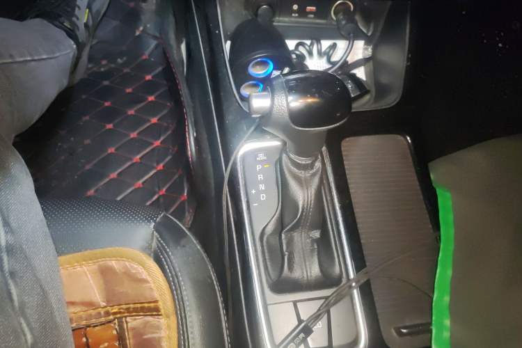 Used Kia K4 2015 1.8L Automatic GLS Special Gear Lever