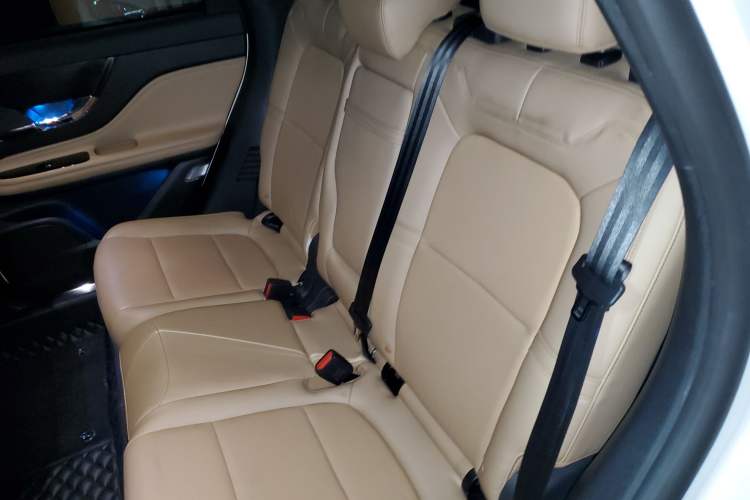 Used Lincoln Corsair 2022 2.0T Two-Wheel Drive Luxury Edition Left Rear Seat