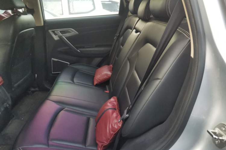 Used Geely Auto Emgrand X7 Sport 2016 2.0L Manual Smart Connect Version
