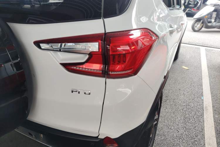 Used BYD Yuan Pro 2021 401 km Luxury Version Right Rear Taillight