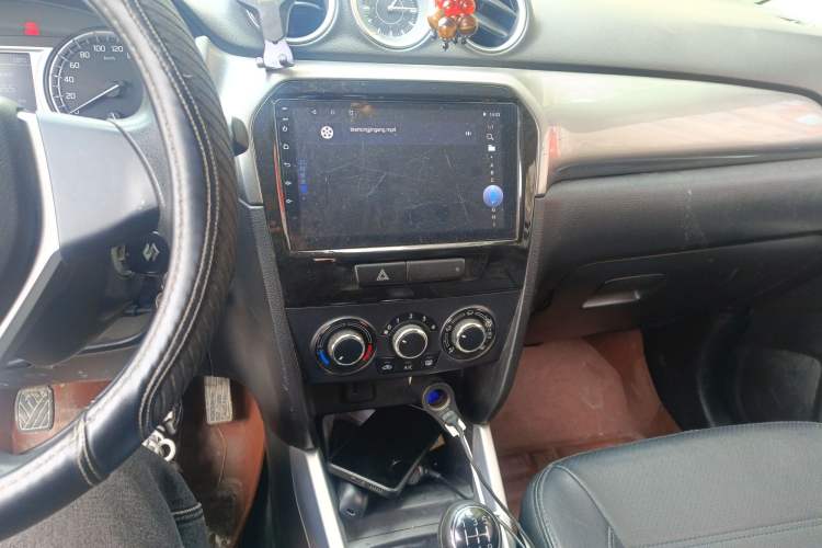 Used Suzuki Vitara 2016 1.6L Manual Two-Wheel Drive Entry-Level Trim Audio And AC Panel