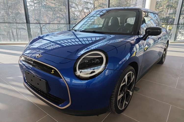 Used MINI Electric COOPER 2024 452km COOPER SE Artist