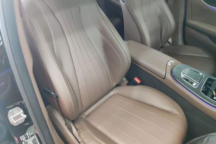 Used Mercedes-Benz E-Class New Energy 2022 Restyled E 350 e L Plug-in Hybrid Sports Sedan Right Front Seat