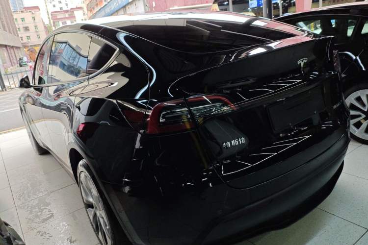 Used Tesla Model Y 2022 Long-Range All-Wheel-Drive Version