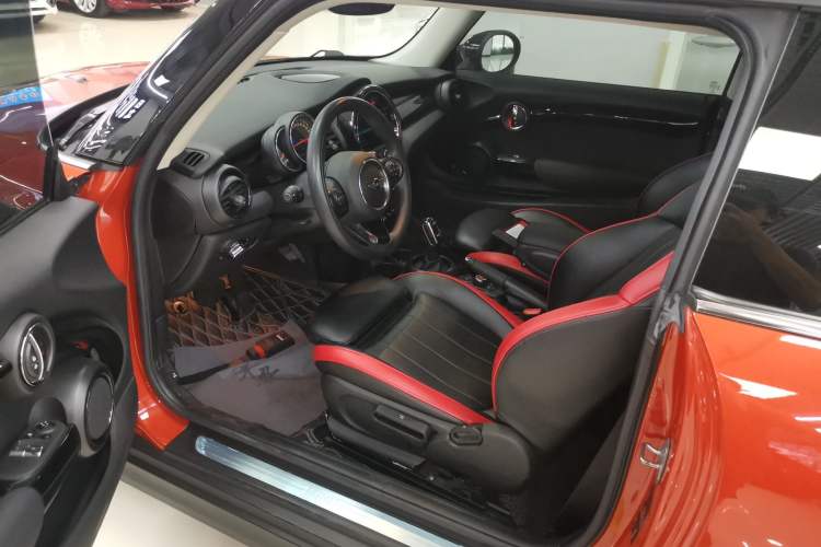 Used MINI MINI 2018 1.5T COOPER Classic Edition