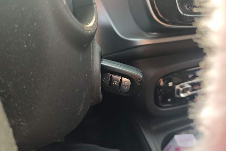 Used smart fortwo 2015 1.0L 52 kW Hardtop Passion Edition Vehicle Key