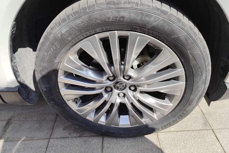 Used Toyota Harrier 2022 Dual-Engine 2.5L CVT Four-Wheel Drive Luxury Edition Right Front Wheel Hub