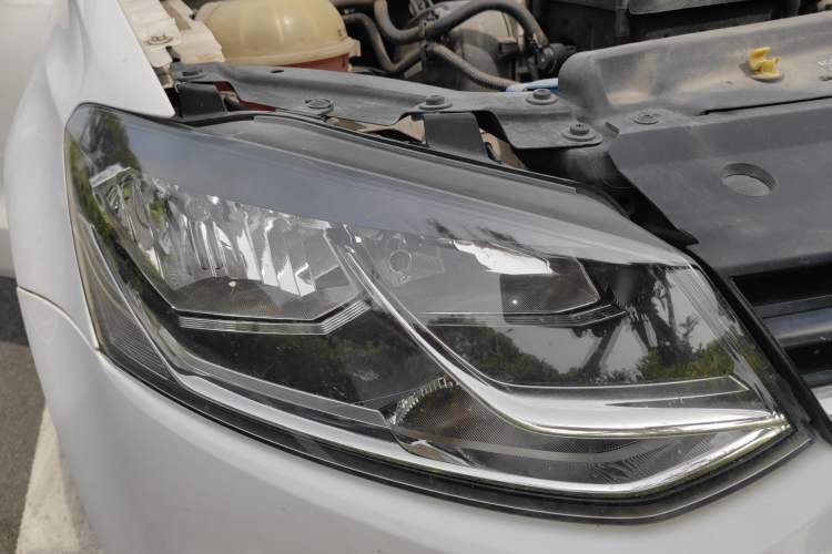 Used Volkswagen Polo 2016 1.6L Automatic Comfort Model Right Front Headlight