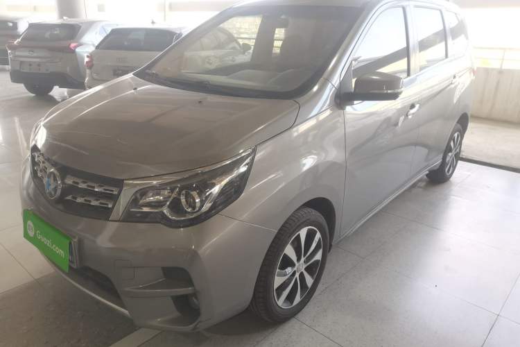 Used Venucia M50V 2017 1.6L XL CVT Luxury Edition