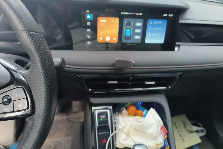 Used Roewe i5 2023 1.5L CVT Luxury Edition Audio And AC Panel