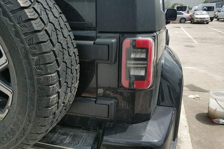 Used BAIC Off-Road BJ40 2023 2.0T Automatic Four-Wheel Drive Urban Hunter Edition Chivalrous Type Exterior 3