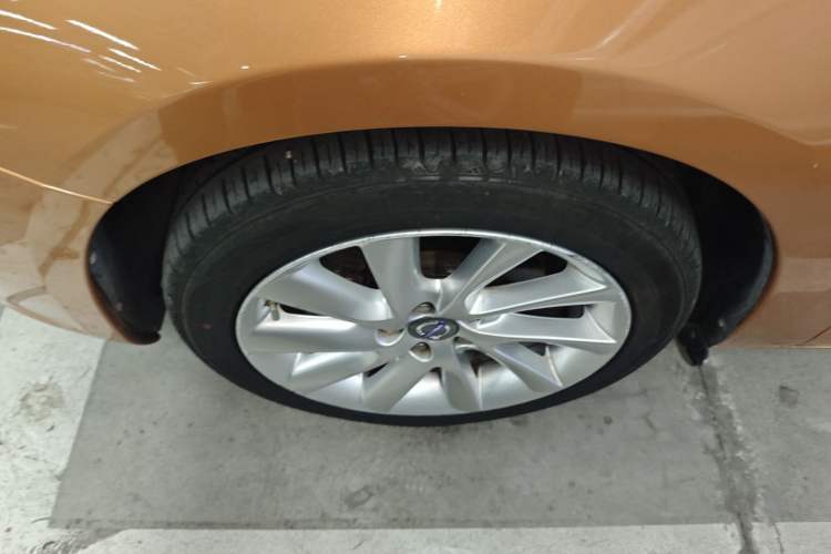 Used Volvo S60 2014 S60L 2.0T Zhiyuan Edition
