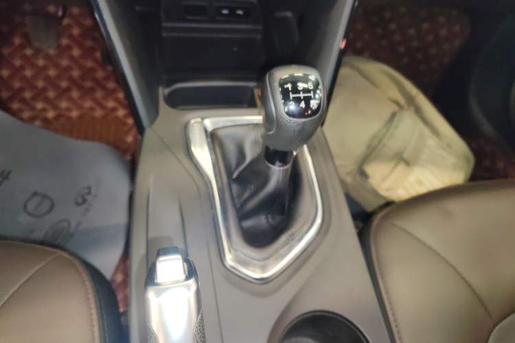 Used GAC Trumpchi GS4 2017 200T Manual Two-Wheel Drive Elite Edition Gear Lever