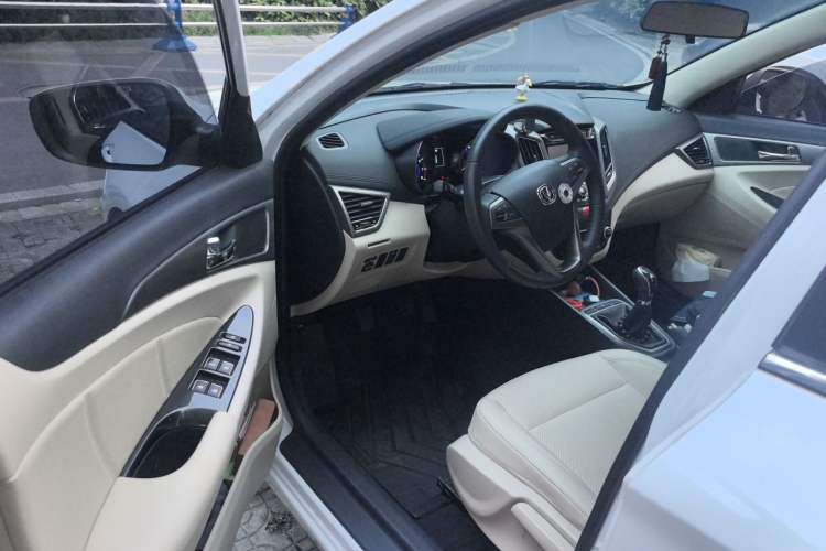 Used CHANGAN Eado 2016 1.6L Manual Fashion Edition