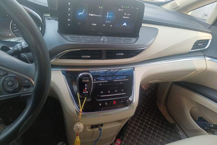 Used Buick GL8 2023 Land Executive Class Deluxe Model