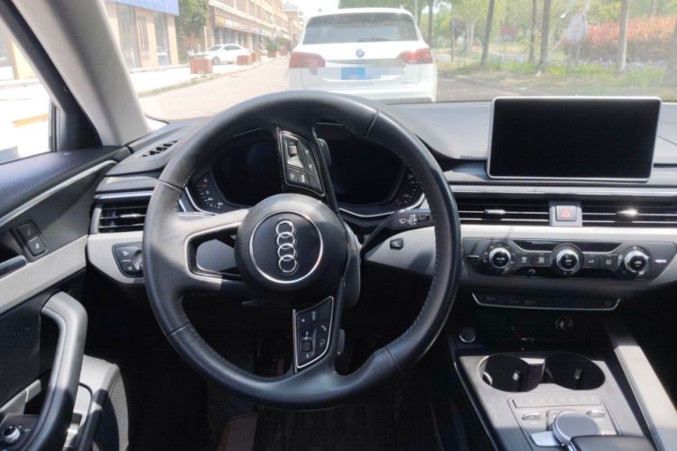 Used Audi A4L 2017 40 TFSI Ambition Edition Steering Wheel