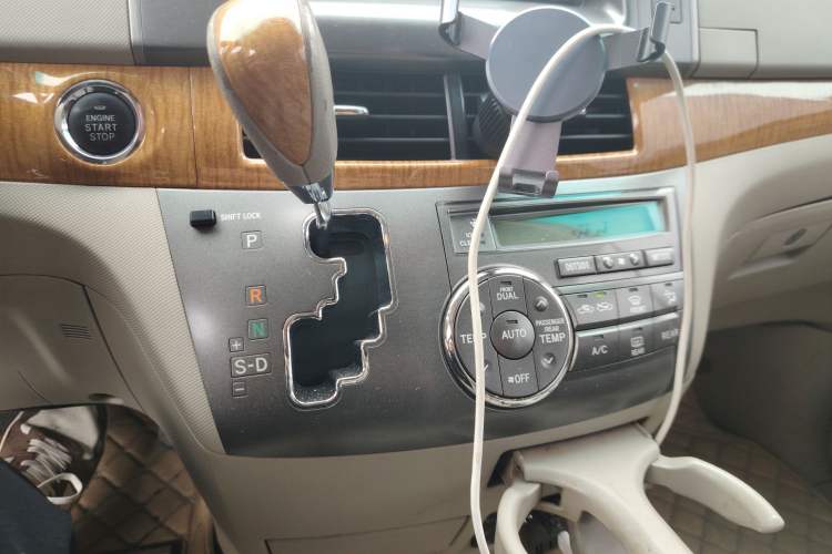 Used Toyota Previa 2006 2.4L 7-Seater Luxury Edition