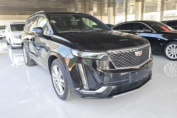 Used Cadillac XT6 2022 2.0T 7-Seater Two-Wheel Drive Luxury Version Front Right 45 Deg