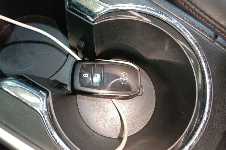 Used Toyota Highlander 2018 2.0T Four-Wheel Drive Luxury Edition 7 Seats China V Emission Standard