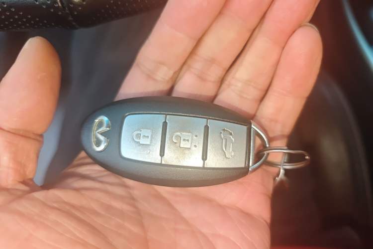 Used Infiniti QX60 2014 2.5 S/C Hybrid Two-Wheel Drive Excellence Edition
