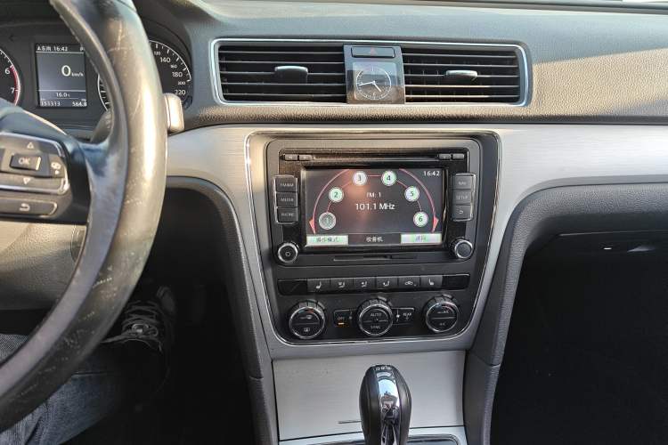 Used Volkswagen Passat 2014 1.8TSI DSG Prestige Navigation Edition Audio And AC Panel