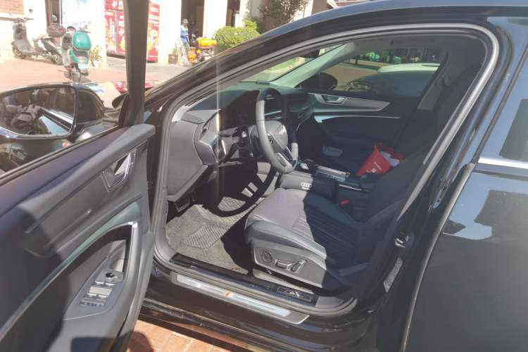 Used Audi A6L 2025 45 TFSI Prestige Dynamic Edition + Ventilated Comfort Package
