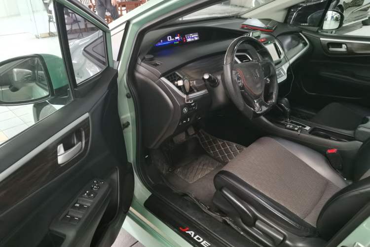 Used Honda Jade 2017 1.8L automatic Comfort version 5 seats