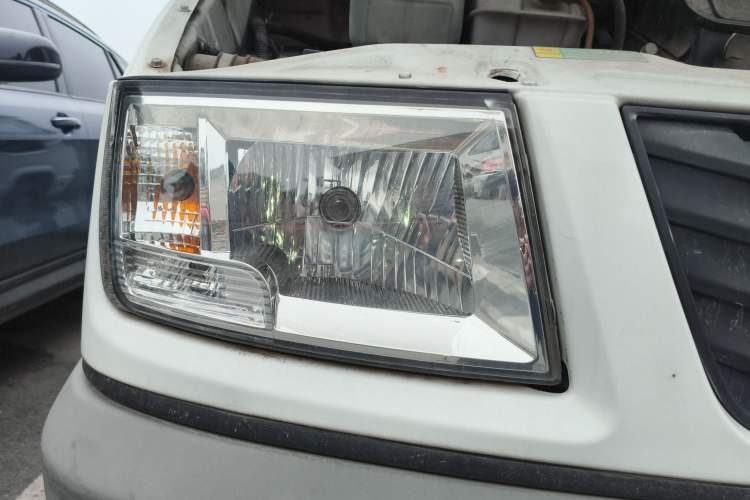 Used Iveco Daily 2017 2.5T A35 Passenger Van 5-7 Seats Model 47Z5
