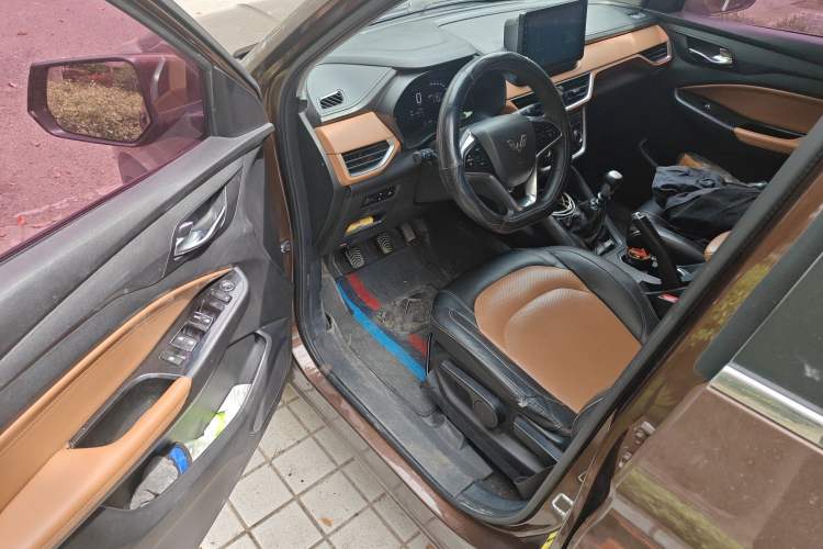 Used Wuling Hongguang S3 2018 1.5L Manual Luxury Model China V Standard