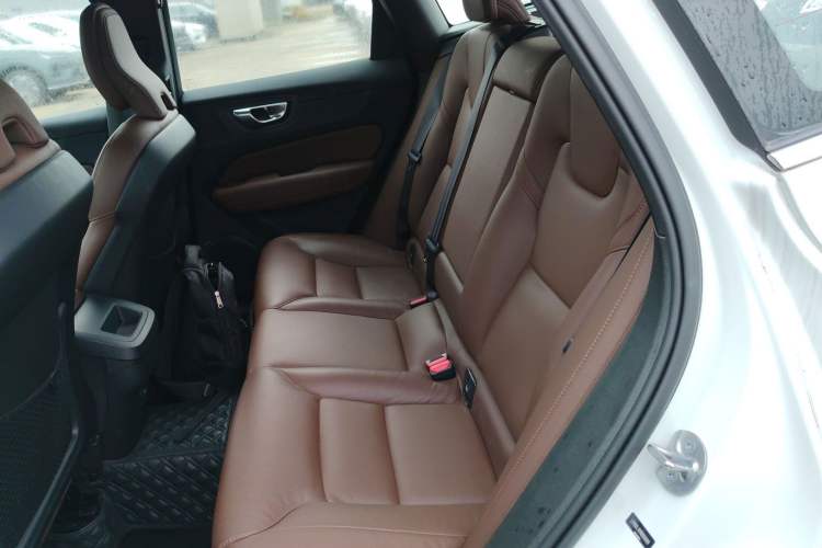 Used Volvo XC60 2024 B5 4x4 Smart Luxury Edition Left Rear Seat