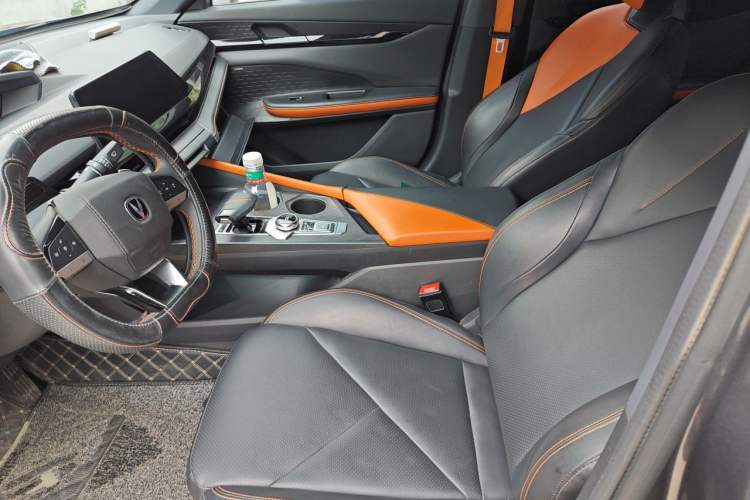 Used CHANGAN UNI-V 2022 1.5T Smart Navigation Version
