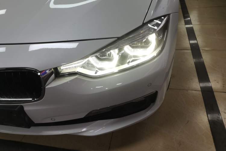 Used BMW 3 Series 2016 320Li Ambition Model
