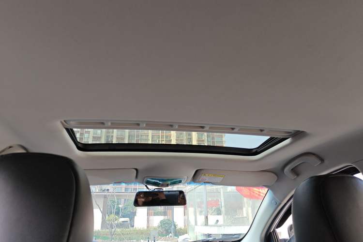 Used Roewe 350 2014 1.5L Manual Swift Edition
