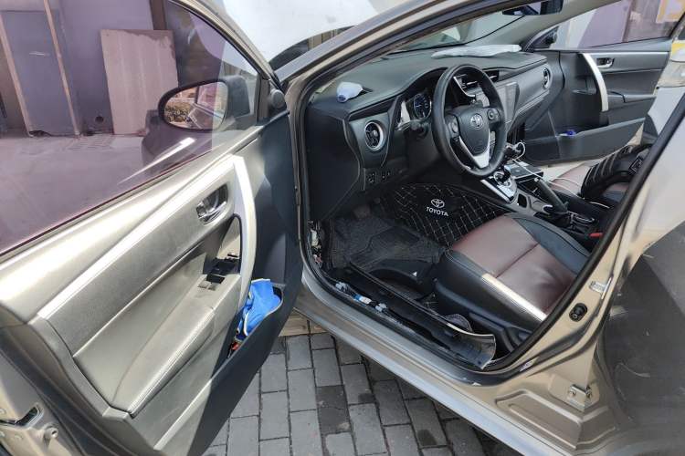 Used Toyota Corolla 2018 Dual-Engine 1.8L E-CVT Smart Edition
