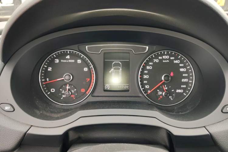 Used Audi Q3 2018 30th Anniversary Edition 35 TFSI quattro all-wheel-drive sport model Instrument Cluster