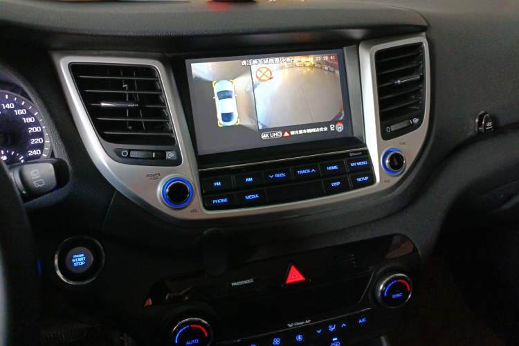 Used Hyundai Tucson 2018 1.6T Dual-Clutch Two-Wheel Drive 15th Anniversary Special Edition Audio And AC Panel