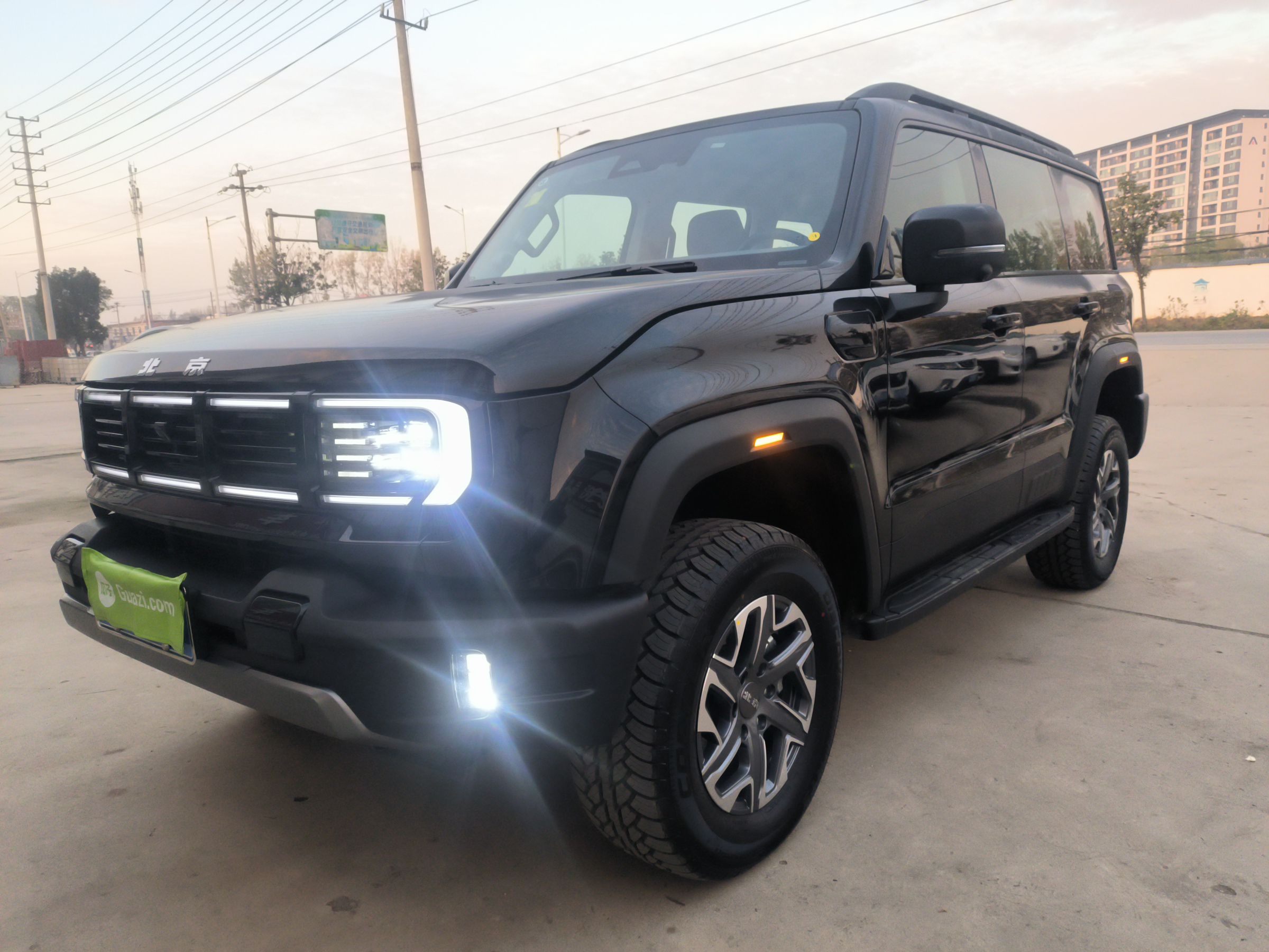 تحت مقدمة السيارة