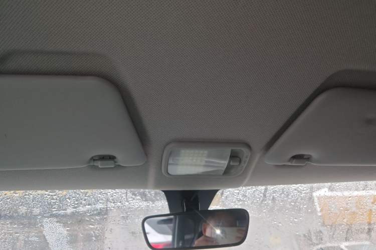 Used Wuling Hongguang MINIEV 2022 Macaron Premium Model – Lithium Iron Phosphate Headliner