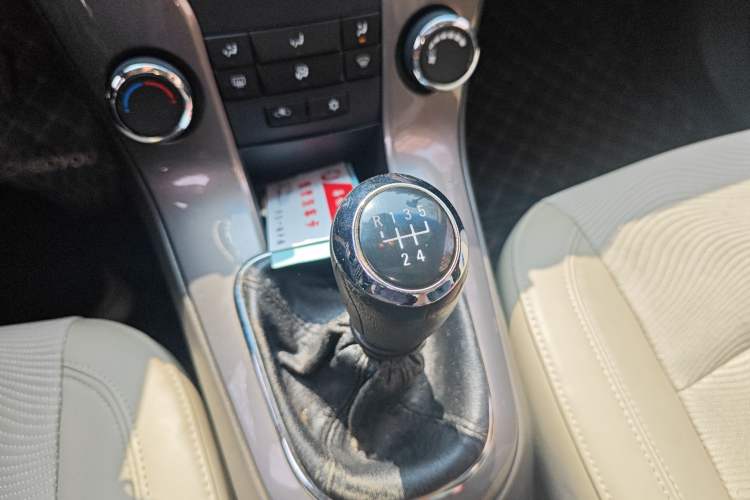 Used Chevrolet Cruze 2015 1.5L Classic SE MT
