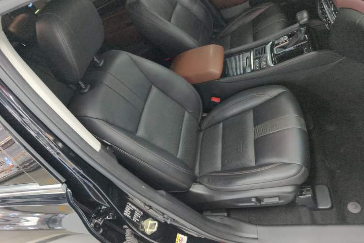 Used GAC Trumpchi GS8 2017 320T Two-Wheel Drive Luxury Smart Connectivity Version (7 Seats)
