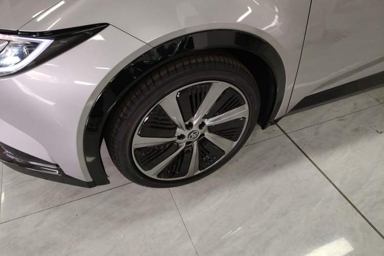 Used Toyota bZ5 2025 Model 550 PRO