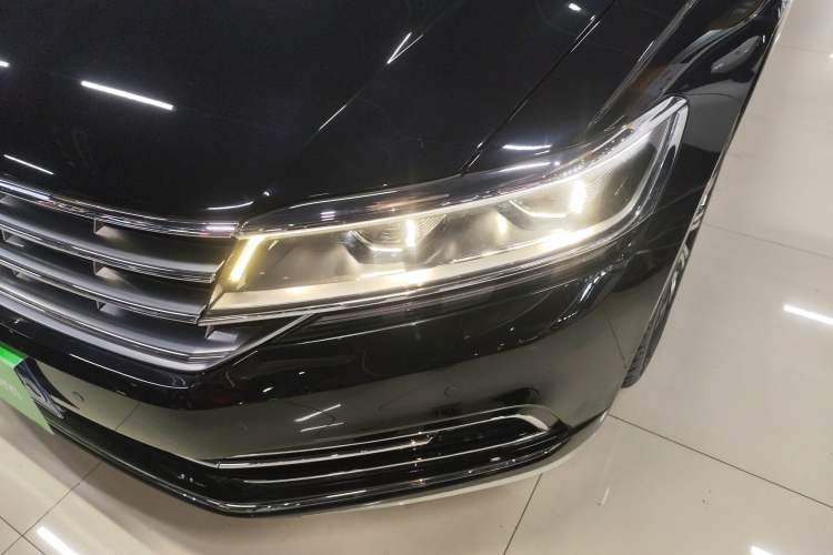 Used Volkswagen Phideon 2019 380TSI Two-Wheel Drive Business Edition China VI Standard
